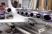 【動画】大型のRCジェット機を手作りする作業風景。ガルフストリーム G650。