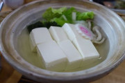 豆腐って味あんまないし安いのでいいよな　薬味やタレ次第の食い物だろ