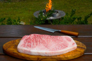 海外「脂がすごい！！」日本一の和牛で豪快にステーキを作る動画に興味津々