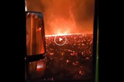 まるで地獄の門！？カリフォルニア州で極めて異例な「炎の竜巻」が連続発生！海外で話題に　