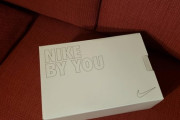 【朗報】ワイ、NIKEからカスタムスニーカーが届く