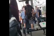 大阪・岸辺駅でホームの椅子に乗っていた撮り鉄が注意され逆ギレ　駅員の胸ぐらを掴んだ後に逃走　本人と思わしき人物はツイッターで反論