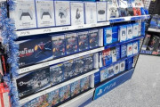 【悲報】PS5発売日のヨドバシカメラのゲームコーナー店頭の様子wwww