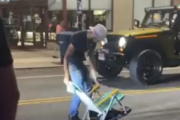 【動画】外人さん、電動スケートボードチェアを開発してしまうｗｗ