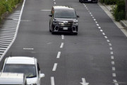 たまにウインカー出さずに車線変更してくる奴が居てマジでコワイ・・・・