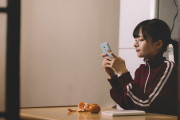 今ってネット環境が「スマホの回線」だけで家に光敷いてない奴が多いってマジなのかよ・・・