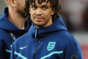 リバプールDFアーノルド、W杯落選危機…独戦ではベンチ外　英代表監督がアーノルドよりトリッピアーを優先する理由は？