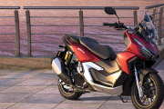 ホンダ、アドベンチャースタイルの軽二輪スクーター「ADV160」を発売