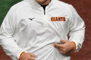 巨人ピンチ！岡本がＣＳ出場微妙　左脇腹負傷で本番２日前も別メニュー調整