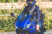 【悲報】バイク乗りJK、おじさんにブチギレ「くたばるんだよ  狭い部屋の中で」