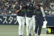 ヤクルト長岡にアクシデント　走塁で足に痛みか　自力で歩けず両肩かつがれてベンチへ…
