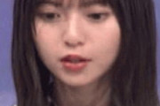 【乃木坂46】音楽好きなのがわかるワイプの齋藤飛鳥.gif ずっと楽しそう