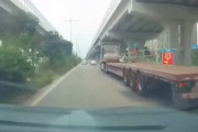 【動画】中国で撮影されたダイナミックな交通事故(((ﾟДﾟ)))