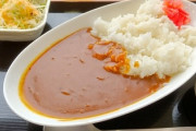 家でカレーライス作る時ってカレー以外の献立はどうしてますか？　スープをつけるかどうか迷ってます・・・