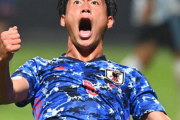 サッカーの日本代表ってもうFWってポジション無くせば良くない？