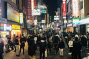 渋谷センター街、白黒黄色人入りまみれてみんな楽しく”路上飲み”　[4/23]