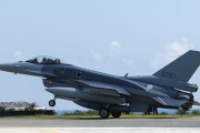 台湾空軍　新造のF16V戦闘機2機、台湾に到着　空軍「段階的に戦力構築」 ［10/3］