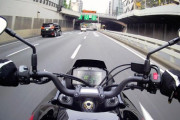 バイクだけど合流で入れてくれない車いたら横でふかしながら並走することにしているｗ