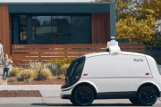 【動画あり】アメリカの自動宅配ロボット、予想通りの結末になる