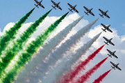 【3色の抱擁】イタリア空軍曲技飛行隊、イタリア全土を巡る応援ツアーが首都ローマで完結