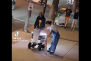 【衝撃】アメリカの自動運転宅配ロボット、予想通りの結果になる･･･（動画あり）