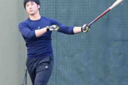 【阪神】ドラ３井坪陽生と育成１位野口恭佑が居残りロングティー　鳴尾浜に衝撃音