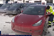 【電気自動車】まるでテスラの墓場。シカゴ大寒波で充電ステーションが大混雑「昨日からだから、もう17時間待ってますね」