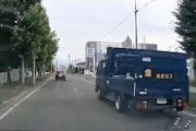 過失割合が気になる事故。札幌で右折車に追い越しトラックが突っ込んでしまう。