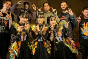 BMTHとBABYMETALのズッ友写真