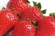 【緊急画像】イチゴを塩水で洗ってないやつ、ガチでヤバいぞ