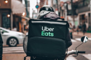 Uber Eats配達員同士のトラブルが多発、「先に（エレベーターの）ボタン押すんじゃねーよ」と威圧を受ける