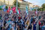 【ハンガリー】中国大学建設に「ノー！」 1万人が抗議