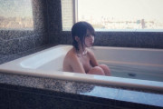 【速報】国民的コスプレイヤーえなこさん、入浴する