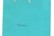 旦那がティファニーの袋を持って帰ってきたんだけど、中身を見て震えた…