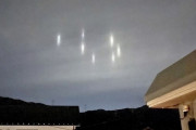 【福井】敦賀市の夜空に光の筋、ＵＦＯ？　福井地方気象台「光柱の可能性」