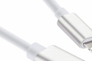 【なんと！？】iPhoneが頑なに「USB-C」を採用しない理由は“耐水性能”がLightningより低すぎるせいだった・・・
