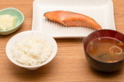 『焼き鮭』『白米』『味噌汁』←これに１つ足して理想の朝食にするとしたら