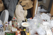 【画像】独身の部屋、ガチでゴミ屋敷・・・・・