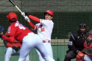 カープドラ2宇草「プロ1号」初紅白戦で山口から右翼ポール際に2ランHR