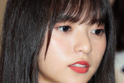 齋藤飛鳥「16万円」の“高級見せパン”着用にSNS衝撃…流行りの“下着見せファッション”に寄せられる困惑