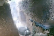 ウクライナ軍特殊作戦部隊がロシア軍塹壕を後方から奇襲、敵兵10名を次々と排除…FPSゲームのような動画公開！