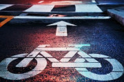【悲報】自転車の逆走・信号無視に罰金導入へ