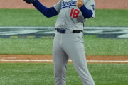【MLB】『年間最優秀プレー』 1位にドジャース連覇決めた山本由伸のWS連投が選ばれる！　PSで3本塁打＆10奪三振の大谷翔平は3位