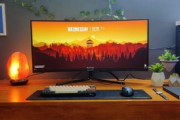 FPSやってるワイ｢マウスとキーボードとマウスパット良いのにした！モニターは144Hz！有線にもした！｣