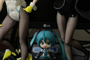 【画像】俺氏、初音ミクのバニー網タイツのフィギュアを入手