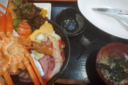 この海鮮丼(1500円)に告白されたらどうする？