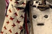 外国人「明治時代の日本の雪だるまはこんな姿だったらしい…」