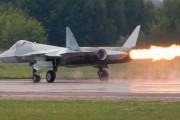 ロシア軍の第5世代戦闘機Su-57がエンジン試験中に墜落…「パイロットは脱出に成功し試験工場に運ばれた」！