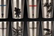 『メタルギア ソリッド』シリーズからクッションやフロアマットなどのプライズ景品が登場決定！！
