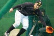 【阪神】阪神井上外野手、キャンプでファースト守備練習開始